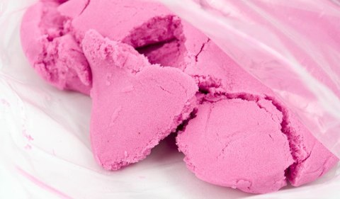Piasek kinetyczny 1kg w woreczku czerwony Piasek kinetyczny 1kg w woreczku czerwony
