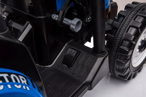 Pojazd MEGA Traktor D68 Z Przyczepką Niebieski Pojazd MEGA Traktor D68 Z Przyczepką Niebieski