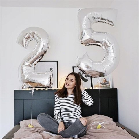 Balon urodzinowy na hel cyfra 7 srebrny duży Balon urodzinowy na hel cyfra 7 srebrny duży