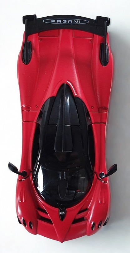 Pagani Huayra R Red Auto Kolekcjonerskie Samochód napęd Pull-Back 1:32